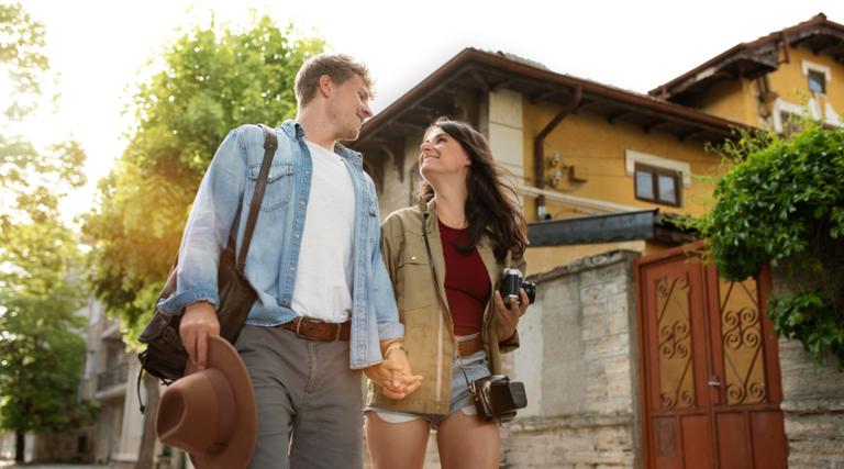 How Homes and Travelers Can Strengthen Their Connection During the Holiday Season